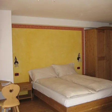 Active Garni Dal Bracconiere Hotel Dimaro