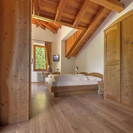 Active Garni Dal Bracconiere Hotel Dimaro
