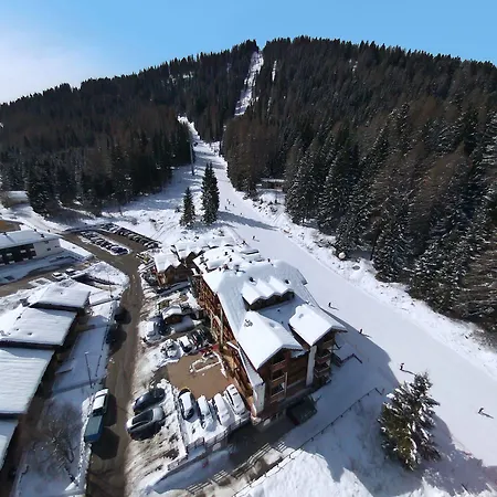 Hotel Active Garni Dal Bracconiere 3*